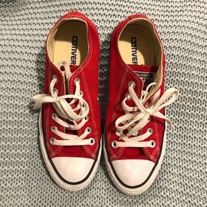 🌟 SALE! Red Converse Sneakers (5/7)